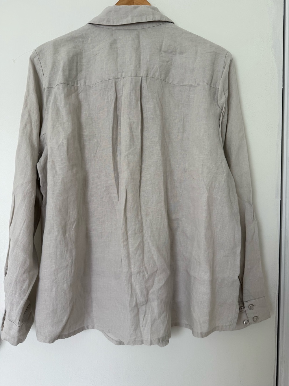 NWT Chico’s 100% Linen Button Front Shirt 3D Floral Beige Women Size 2- Large - Picture 9 of 9